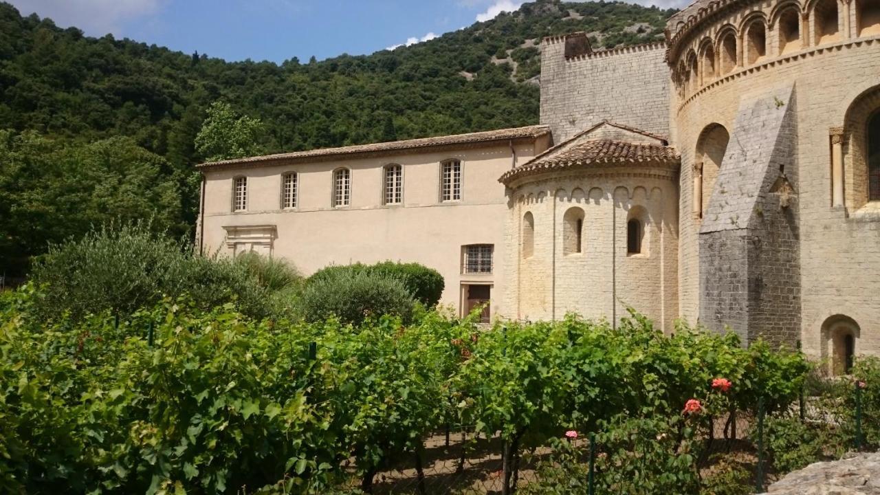 Gite De La Tour Saint-Guilhem-le-Desert Exterior photo