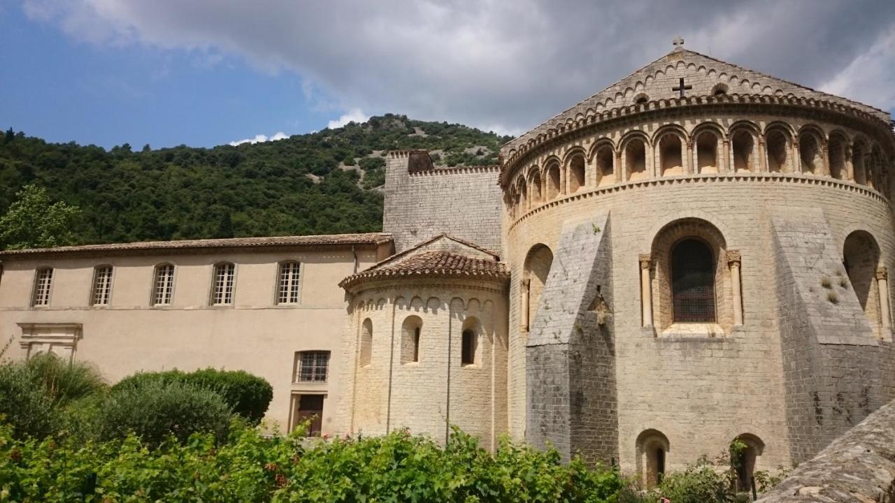 Gite De La Tour Saint-Guilhem-le-Desert Exterior photo